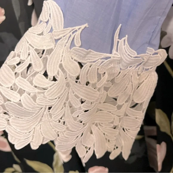 Anne Taylor Light Blue Blouse 3/4 Sleeves White Lace Cuffs  - S - Picture 5 of 7